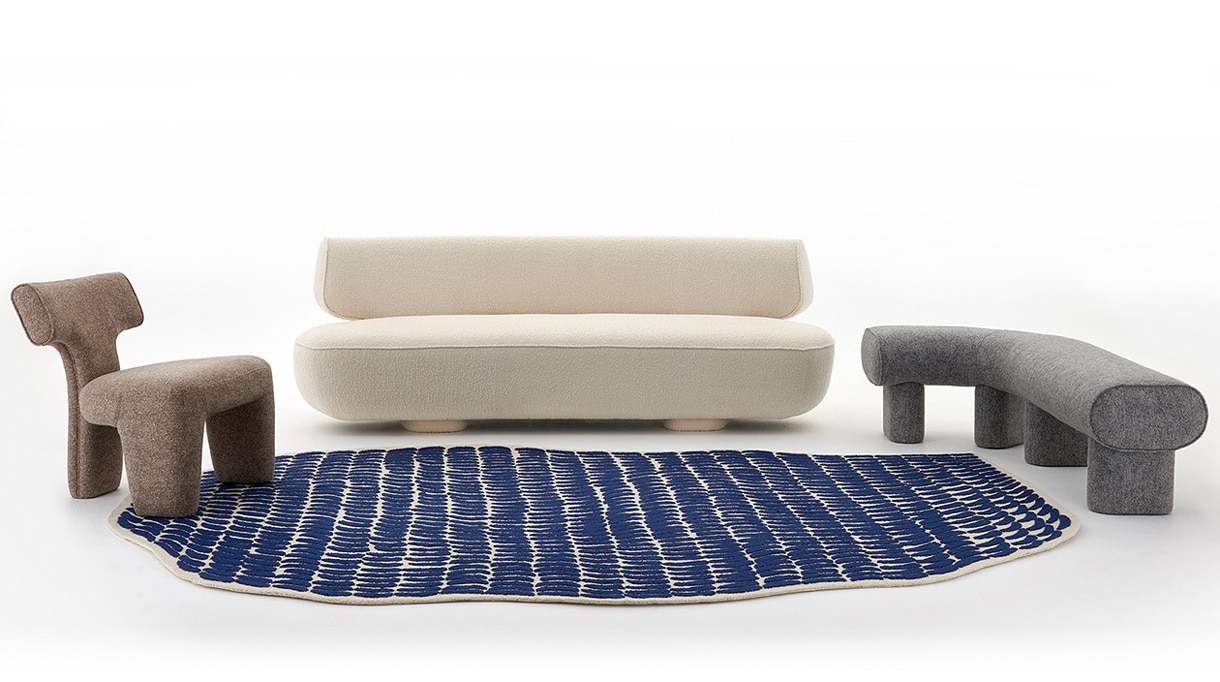 pierre frey - canape blanc - tapis bleu - guillaume delvigne - savoir faire francais - signatures singulieres magazine